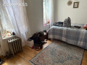 1278 1st Ave in New York, NY - Foto de edificio - Building Photo