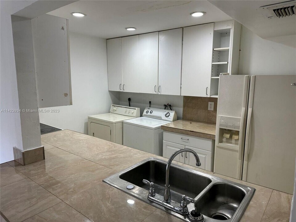 2763 NW 196th St in Miami Gardens, FL - Building Photo