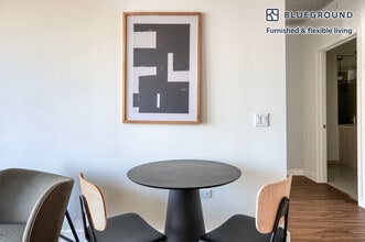 165 N Desplaines St in Chicago, IL - Foto de edificio - Building Photo