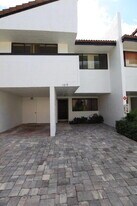 1619 Cypress Pointe Dr in Coral Springs, FL - Building Photo