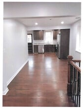 242 Grove St in Woodbridge, NJ - Building Photo - Building Photo
