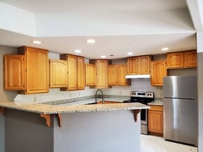 347 Terrace Dr E in Brookfield, WI - Building Photo - Building Photo