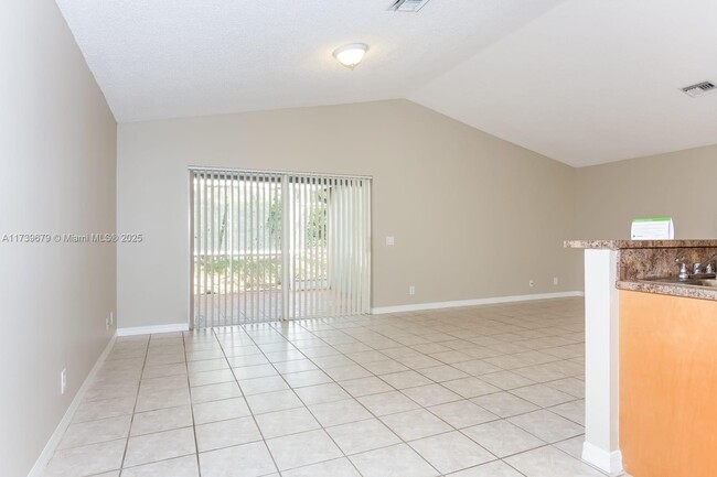 4116 Pine Ridge Ln in Weston, FL - Building Photo - Building Photo