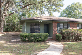 2417a Fred Smith Rd in Tallahassee, FL - Building Photo - Building Photo