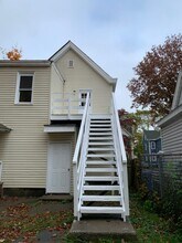 124 Cedar St in Kingston, NY - Building Photo - Building Photo