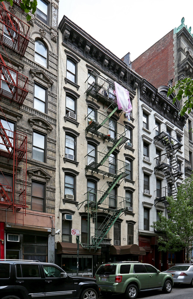 7 Spring St in New York, NY - Building Photo - Building Photo