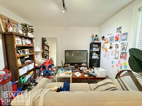 541 W Belmont Ave, Unit 1 in Chicago, IL - Building Photo - Building Photo