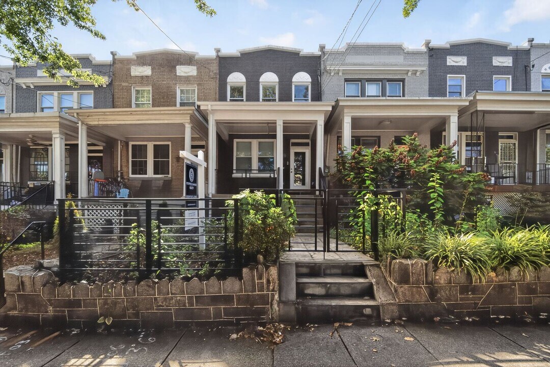 5308 5th St NW in Washington, DC - Building Photo