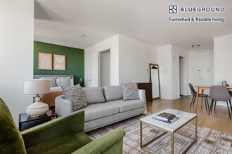 105 Duane St in New York, NY - Building Photo - Building Photo