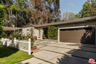 5940 Matilija Ave in Los Angeles, CA - Building Photo - Building Photo