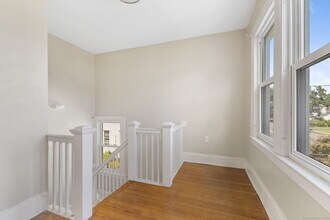 135 Dover Rd in West Hartford, CT - Building Photo - Building Photo
