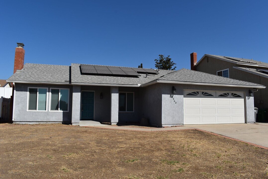10560 2nd St in Santee, CA - Building Photo