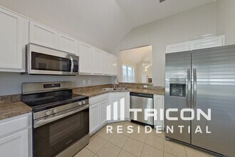 2213 Wakecrest Dr in Fort Worth, TX - Building Photo - Building Photo