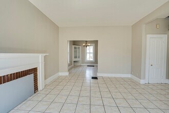 373 Cedar St in Aurora, IL - Building Photo - Building Photo