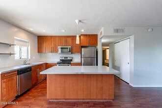 1630 E Georgia Ave in Phoenix, AZ - Foto de edificio - Building Photo