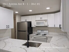 3841 Aurora Ave N in Seattle, WA - Building Photo