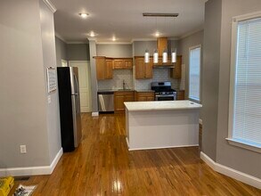 53 Marshall St, Unit 1 in Somerville, MA - Building Photo - Building Photo