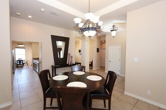 10514 Winrock Dr in Laredo, TX - Building Photo - Building Photo