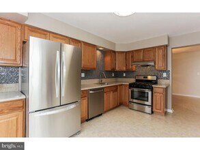 206 Sandpiper Ct in Pennington, NJ - Building Photo - Building Photo