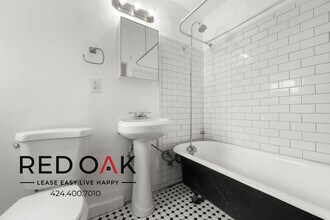 1110 S Lake St in Los Angeles, CA - Building Photo - Building Photo