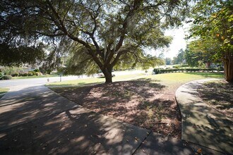 352 Meadow Ridge Dr in Tallahassee, FL - Building Photo - Building Photo