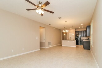 1016 Atlantic Ave in Fruitland Park, FL - Building Photo - Building Photo