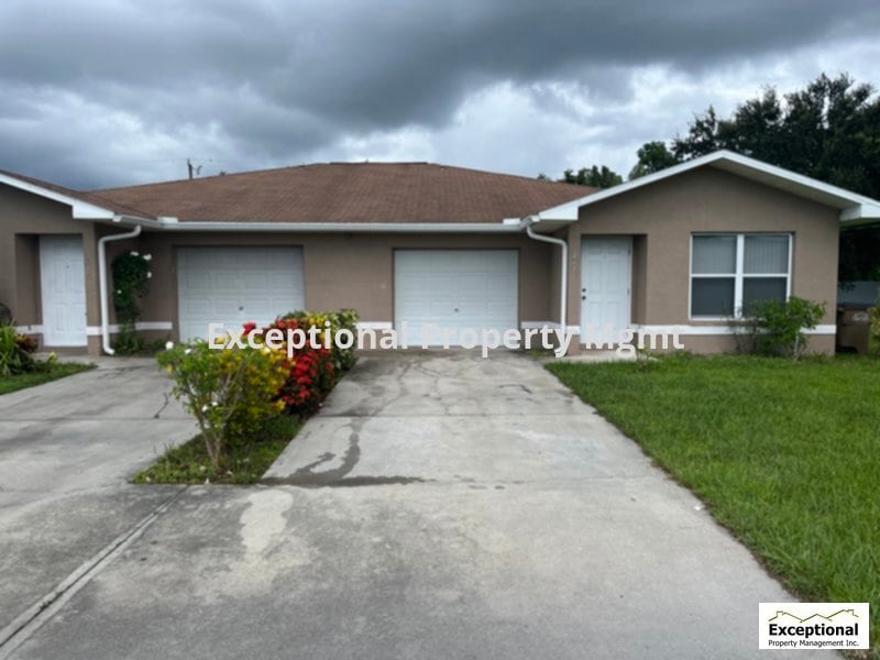 4215 SW 7th Pl in Cape Coral, FL - Building Photo
