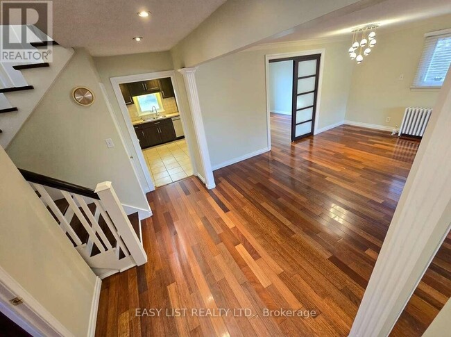 1568 Cawthra Ct in Mississauga, ON - Building Photo - Building Photo