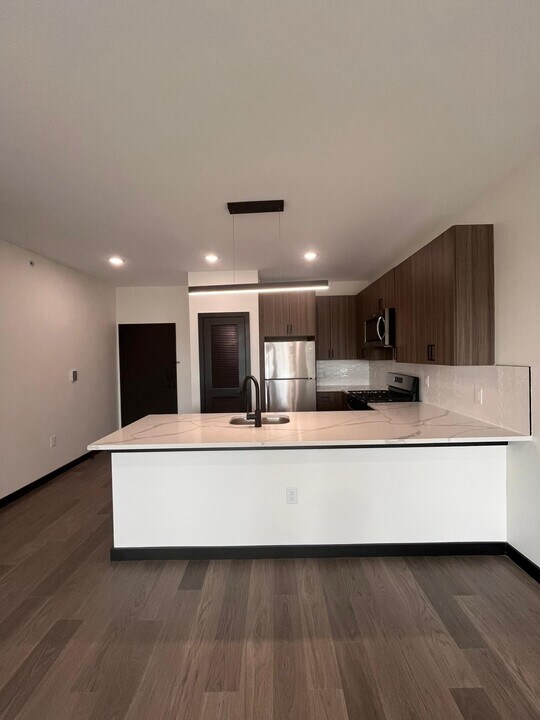 133 Mallory Ave, Unit 506 in Jersey City, NJ - Building Photo