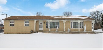 1506 Broad Ave NW in Canton, OH - Building Photo