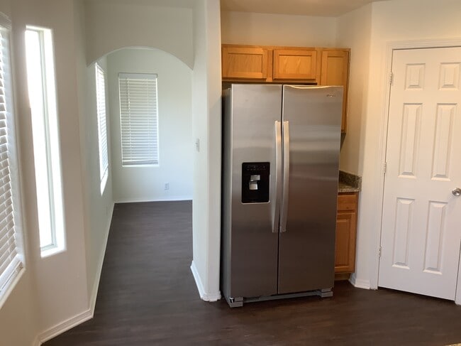 1833 Chicoma Rd NE in Rio Rancho, NM - Foto de edificio - Building Photo