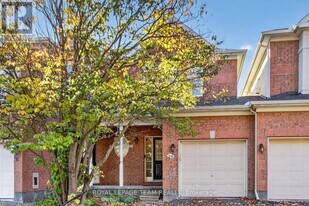 24 Hemlo Crescent in Ottawa, ON - Building Photo