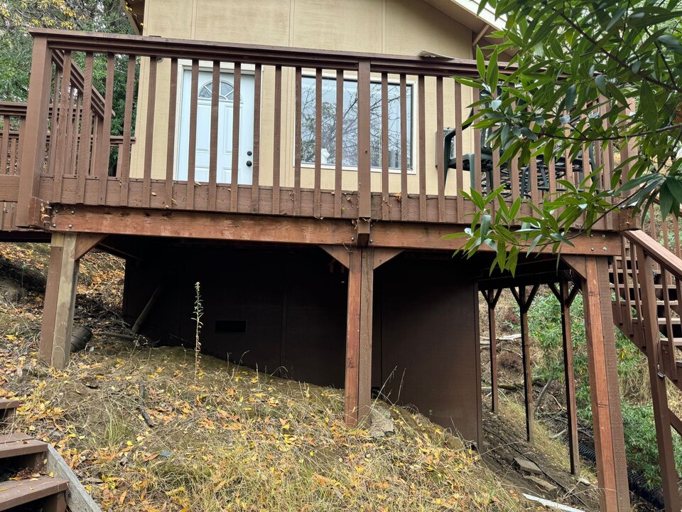 614 Park Rd in Emerald Hills, CA - Building Photo