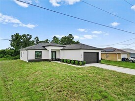 2813 27th St SW in Lehigh Acres, FL - Building Photo