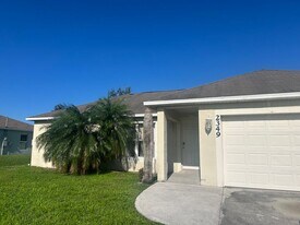 2349 SW Barber Ln in Port St. Lucie, FL - Building Photo