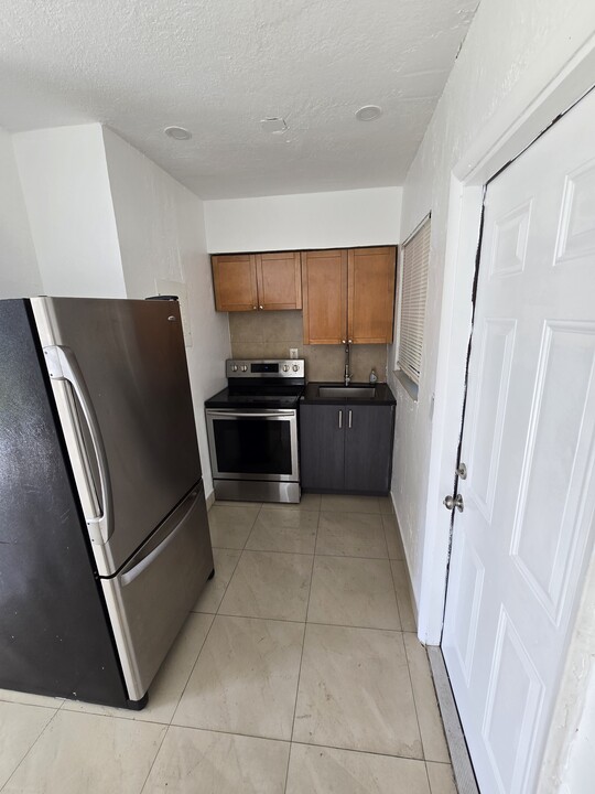 133 SW 5th Ct, Unit C in Dania Beach, FL - Foto de edificio