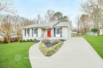 9924 Starwood Dr in Charlotte, NC - Foto de edificio - Building Photo