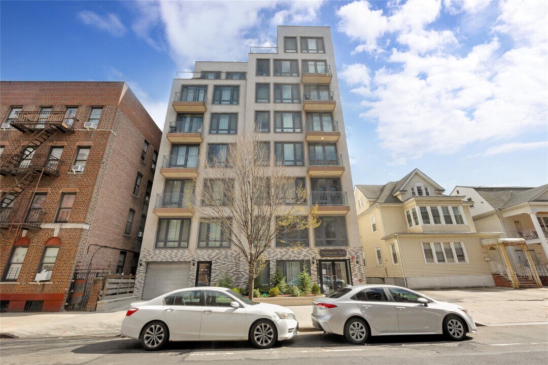 148-36 89th Ave in Queens, NY - Building Photo