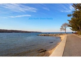 420 Littleworth Ln in Sea Cliff, NY - Building Photo