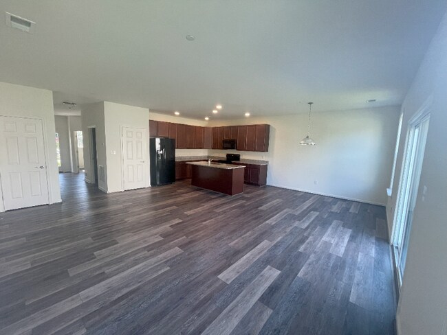 269 Thompson Ave in Queenstown, MD - Foto de edificio - Building Photo