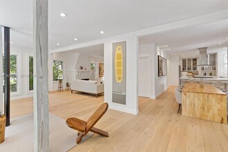 4286 Douglas Rd in Miami, FL - Building Photo - Building Photo