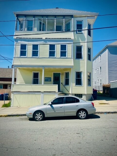 151 David St in New Bedford, MA - Building Photo