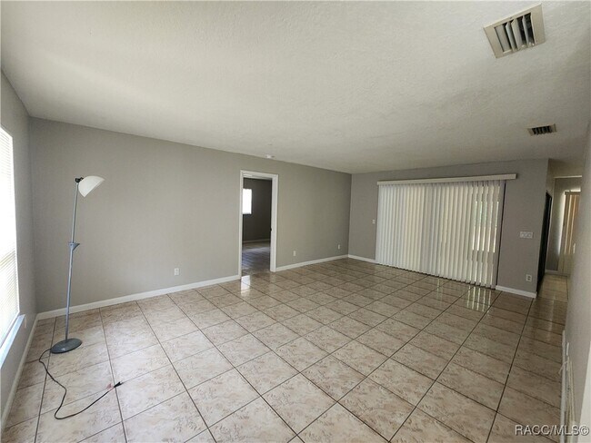 5 Lysiloma Ct in Homosassa, FL - Building Photo - Building Photo