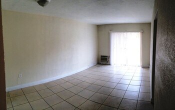 2441 NW 13th St-Unit -77 in Miami, FL - Building Photo - Building Photo