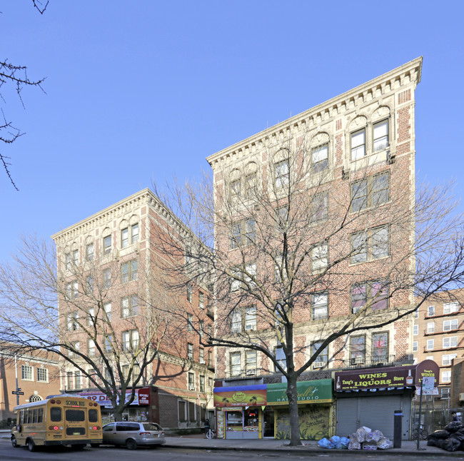 164-03 89th Ave in Jamaica, NY - Foto de edificio - Building Photo