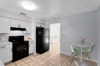 3215 Pershing St in Kissimmee, FL - Building Photo - Building Photo