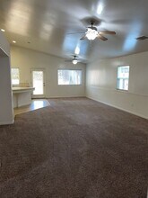 13122 Ridgeway Meadows Dr in Bakersfield, CA - Building Photo - Building Photo