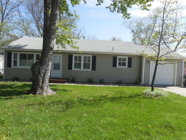 property at 2021 Stratford Rd