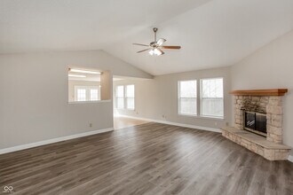 5543 Floating Leaf Dr in Indianapolis, IN - Building Photo - Building Photo