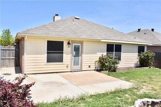 1169 Roping Reins Way in Haslet, TX - Building Photo - Building Photo